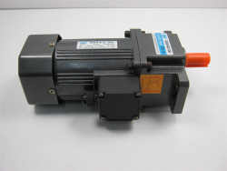 Motor MB 4 PV